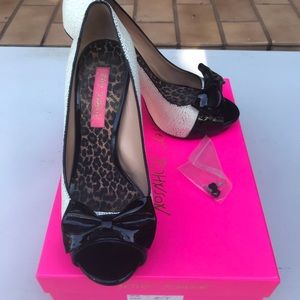 Betsy Johnson Aleta high heel shoes